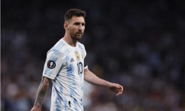 你的聊天记录有没有被这个小女孩刷屏？